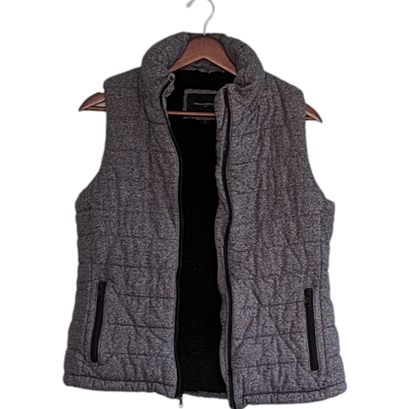 Banana Republic Vest with faux Sherpa lining Size Small - Picture 8 of 11